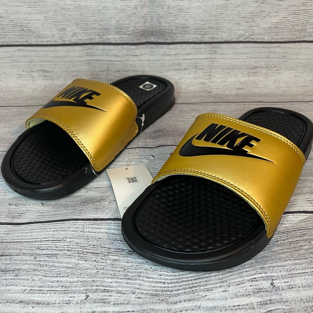 Women Nike slides